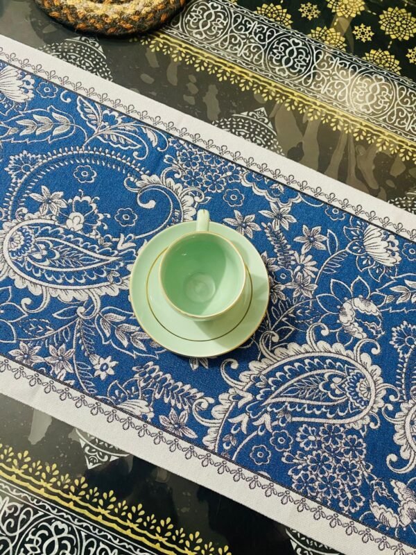 American Style Vintage Table Runner with Floral Jacquard Weave with Tassel. Single Table Runner.