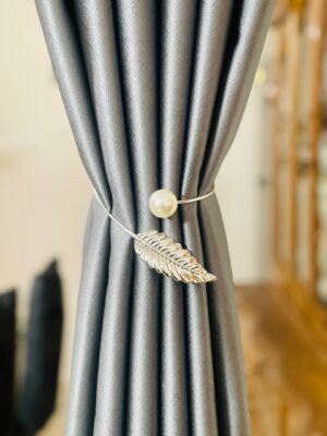 Pearl Metal Luxe Curtain Tieback 1piece.